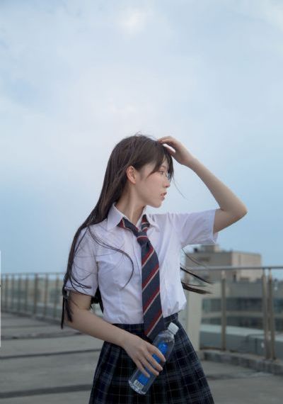 草b片_国产剧全集免费观看
